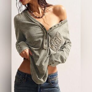 NWT Granny Tile Crochet Pocket Button Cuff Henley Tee Long Sleeve Top T-Shirt